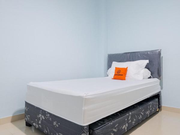 KoolKost Syariah near Green Pramuka Square Mall - Minimal Stay 6 Nights : photo 2 de la chambre chambre simple