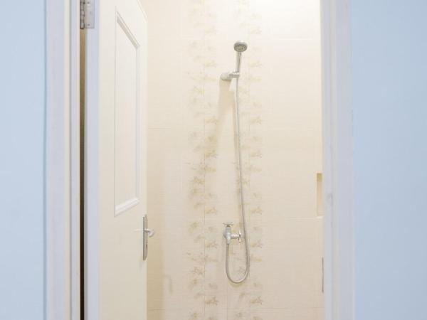 KoolKost Syariah near Green Pramuka Square Mall - Minimal Stay 6 Nights : photo 8 de la chambre chambre simple