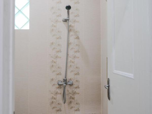 KoolKost Syariah near Green Pramuka Square Mall - Minimal Stay 6 Nights : photo 10 de la chambre chambre simple