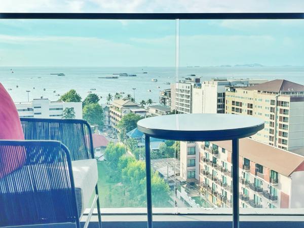 The Edge central pattaya : photo 1 de la chambre chambre double familiale