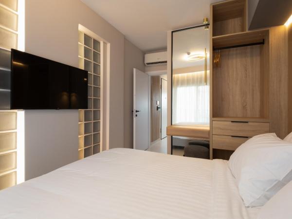 LUX&EASY Athens Downtown Residences : photo 8 de la chambre suite 2 chambres avec jacuzzi