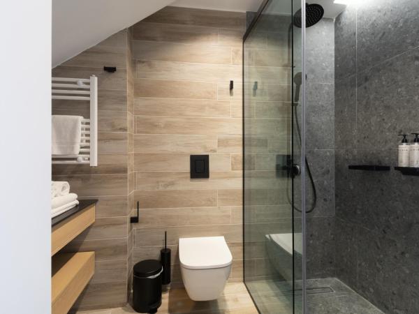 LUX&EASY Athens Downtown Residences : photo 10 de la chambre suite 2 chambres avec jacuzzi