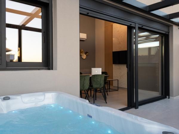 LUX&EASY Athens Downtown Residences : photo 5 de la chambre suite 2 chambres avec jacuzzi