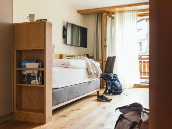 la couronne Hotel & Spa : photo 1 de la chambre chambre simple avec vue sur le cervin