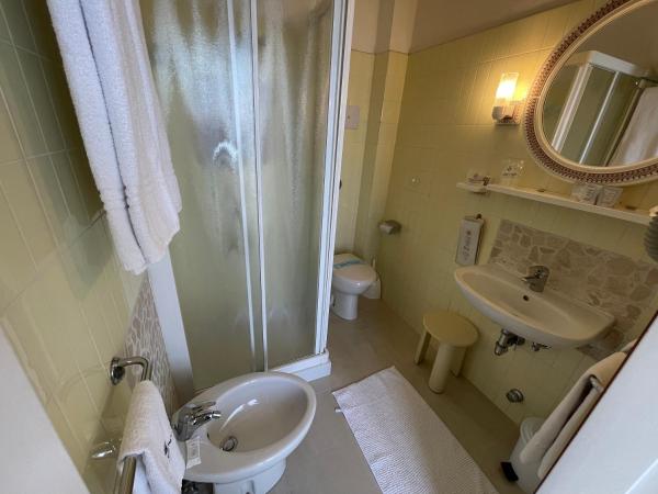 Hotel Universo : photo 6 de la chambre chambre double standard