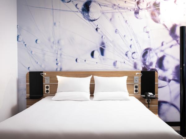 Novotel Poznan Centrum : photo 1 de la chambre chambre supérieure avec 1 lit queen-size