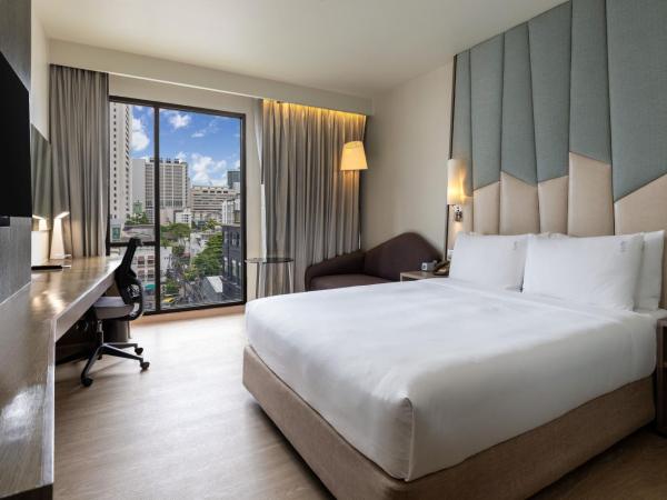 Holiday Inn Express Bangkok Sukhumvit 11, an IHG Hotel : photo 1 de la chambre superior queen room nana view