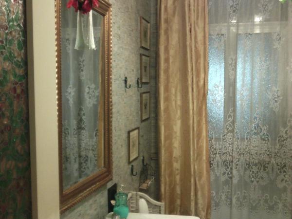 B&B Alle Piscine Verona : photo 2 de la chambre chambre double avec salle de bains privative