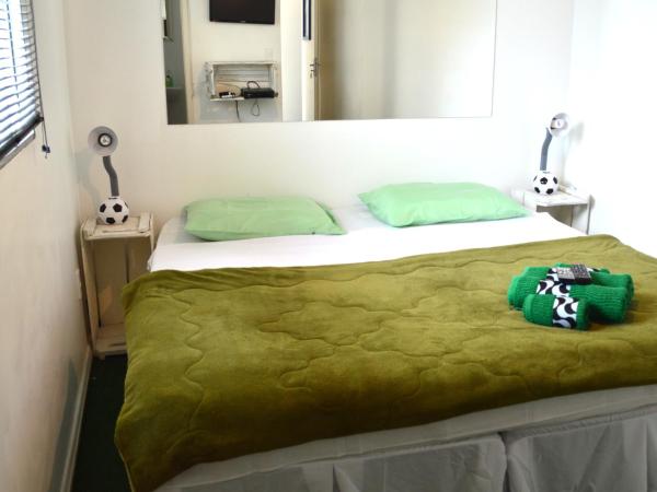 Maraca Hostel : photo 7 de la chambre chambre double avec salle de bains privative