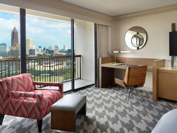 Omni Atlanta Hotel at Centennial Park : photo 4 de la chambre 	 premier room park view - 1 king bed w/ balcony