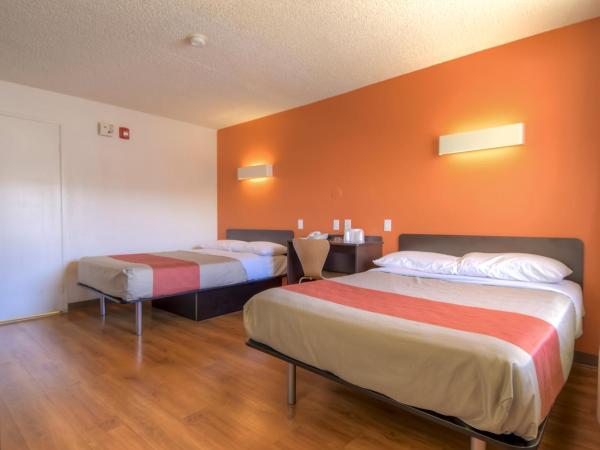 Park Inn by Radisson, Las Vegas I-15 : photo 2 de la chambre chambre quadruple avec 2 lits queen-size - non-fumeurs