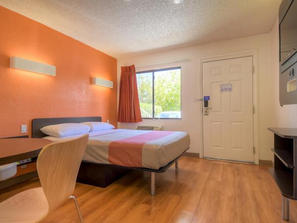 Park Inn by Radisson, Las Vegas I-15 : photo 3 de la chambre chambre lit king-size - non-fumeurs