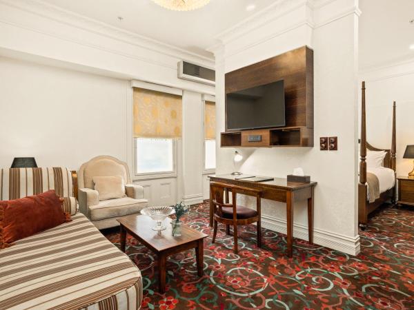 The Terrace Hotel : photo 2 de la chambre suite deluxe avec lit king-size