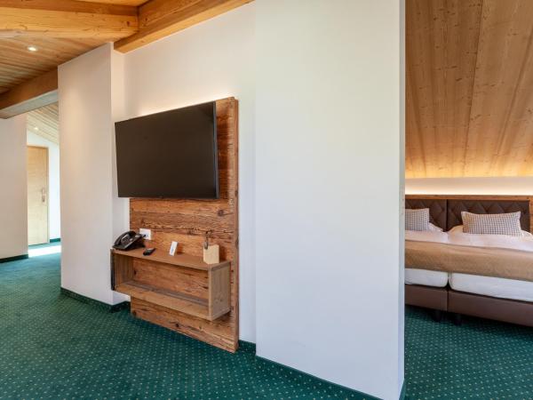 Hotel Jägerhof : photo 6 de la chambre suite familiale attique - vue sur mont cervin