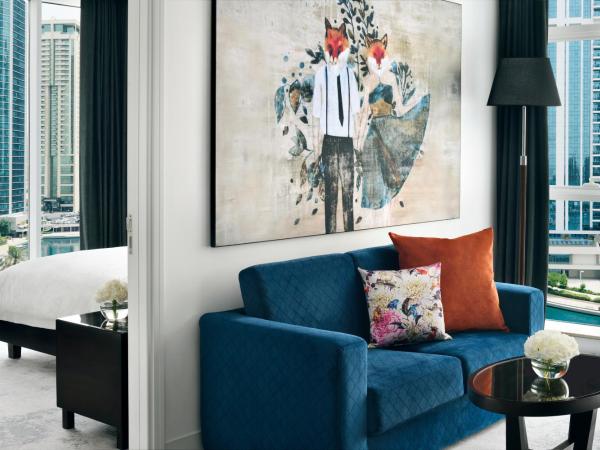 Mövenpick Hotel Jumeirah Lakes Towers Dubai : photo 6 de la chambre premium one bedroom suite - includes free beach club access