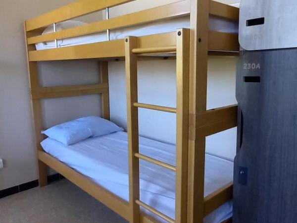 Auberge de Jeunesse HI Marseille Bois-Luzy : photo 6 de la chambre lit dans dortoir pour hommes de 6 lits