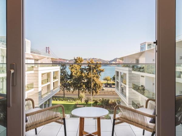 Hyatt Regency Lisbon : photo 5 de la chambre chambre lits jumeaux standard avec vue sur la rivière