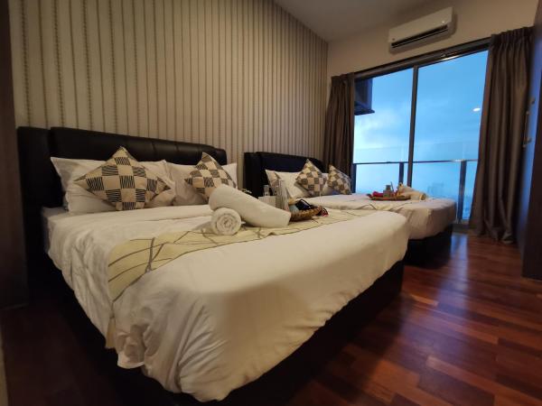 Attic Home Melaka Silverscape Residence & Jonker : photo 8 de la chambre deluxe twin studio (private bathtub and city view)