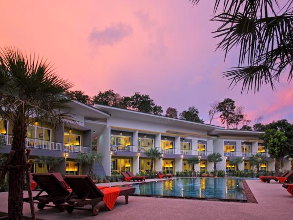 Gypsy Sea View Resort : photo 10 de la chambre chambre lits jumeaux - vue sur piscine