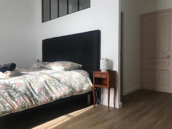 Auberge Ti'gousket : photo 1 de la chambre chambre lit king-size - vue sur jardin