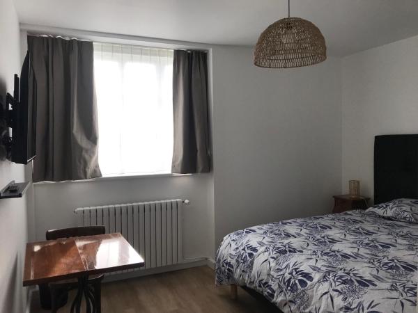 Auberge Ti'gousket : photo 3 de la chambre chambre double ou lits jumeaux - vue sur jardin