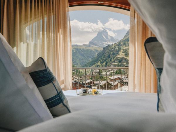 BEAUSiTE Zermatt : photo 1 de la chambre suite avec vue sur le mont cervin