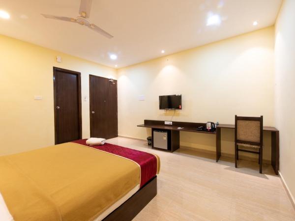 Sugam Resort & Convention Centre : photo 4 de la chambre suite avec balcon