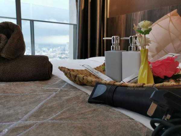 Attic Home Melaka Silverscape Residence & Jonker : photo 8 de la chambre deluxe king studio (private bathtub and city view)