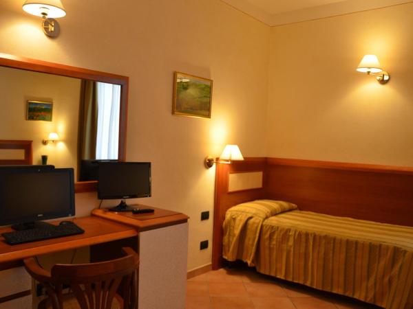 Hotel Mia Cara & Spa : photo 6 de la chambre petite chambre lits jumeaux