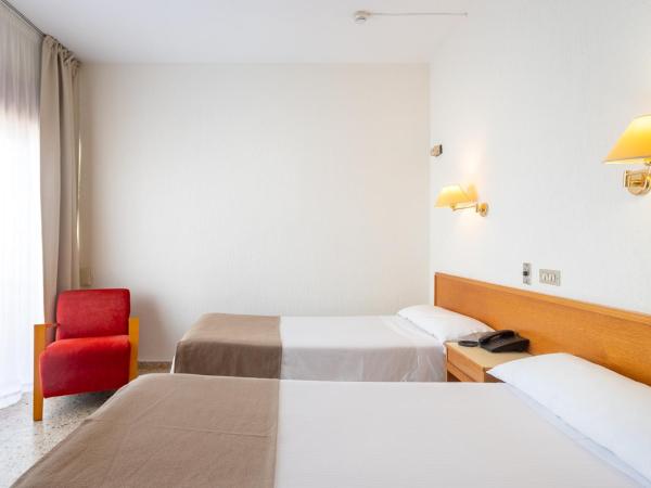 Hotel Leuka : photo 6 de la chambre chambre lits jumeaux