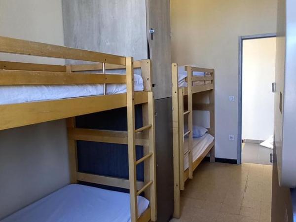 Auberge de Jeunesse HI Marseille Bois-Luzy : photo 7 de la chambre lit dans dortoir pour femmes de 8 lits