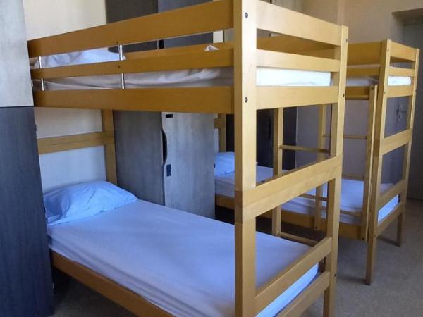 Auberge de Jeunesse HI Marseille Bois-Luzy : photo 4 de la chambre lit dans dortoir pour femmes de 6 lits