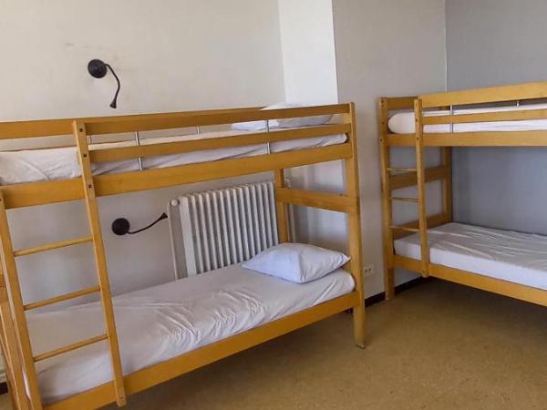 Auberge de Jeunesse HI Marseille Bois-Luzy : photo 4 de la chambre lit dans dortoir pour hommes 