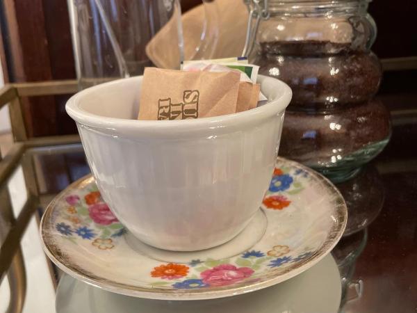 Flora House Denver : photo 7 de la chambre chambre lit queen-size - vue sur jardin