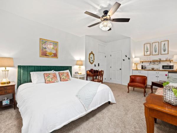 Flora House Denver : photo 1 de la chambre suite lit king-size