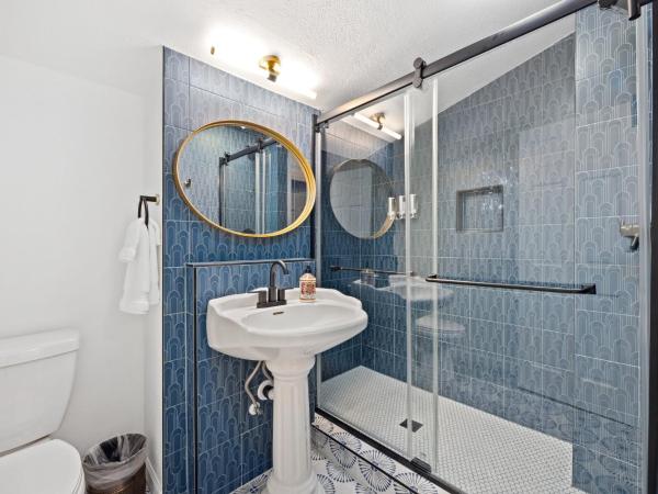 Flora House Denver : photo 3 de la chambre suite lit king-size