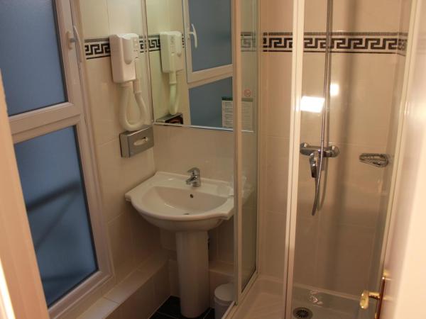 Hotel Imperial Paris : photo 2 de la chambre chambre simple