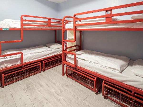 Astor Victoria Hostel : photo 2 de la chambre lit dans dortoir mixte de 6 lits