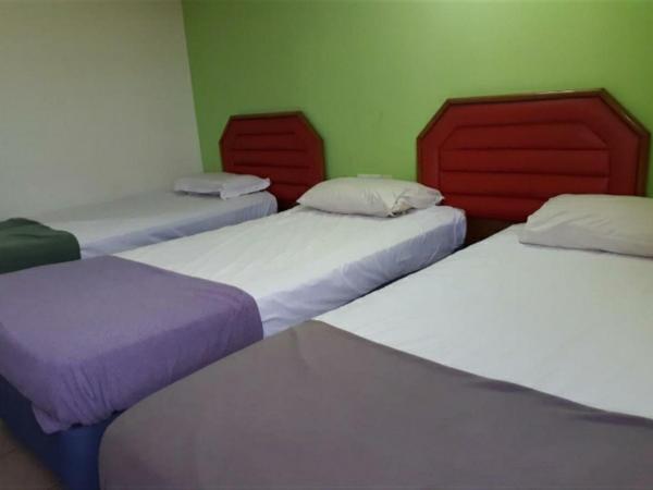 MELAKA HOTEL SENTOSA : photo 1 de la chambre chambre triple standard