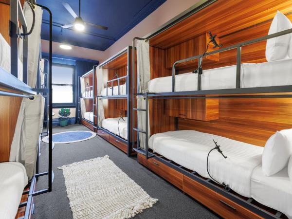 Roamer St Kilda - formerly Selina St Kilda Melbourne : photo 1 de la chambre bed in 12-bed shared dormitory