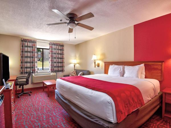 Ramada by Wyndham Oklahoma City Airport North : photo 6 de la chambre chambre lit king-size - non-fumeurs