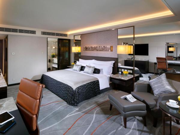 InterContinental Grand Stanford Hong Kong, an IHG Hotel : photo 1 de la chambre chambre king premium avec vue sur ville