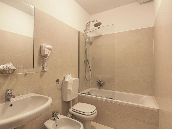 Hotel Alessandra : photo 2 de la chambre chambre double supérieure - vue sur rivière