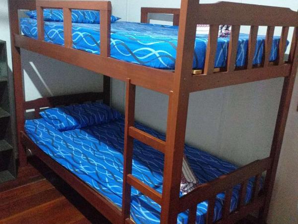 Discovery Youth Hostel Malacca : photo 7 de la chambre chambre familiale avec salle de bains commune