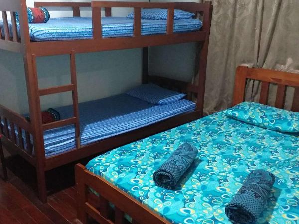 Discovery Youth Hostel Malacca : photo 1 de la chambre chambre familiale avec salle de bains privative