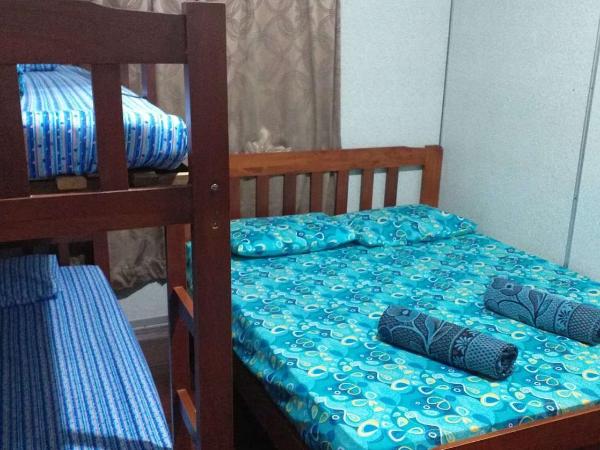 Discovery Youth Hostel Malacca : photo 2 de la chambre chambre familiale avec salle de bains privative