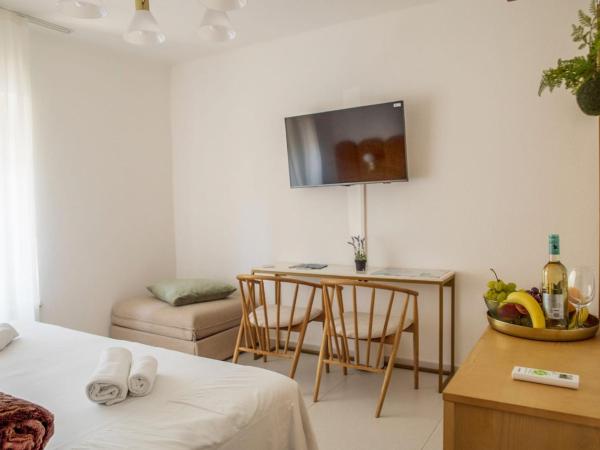Style rooms Split : photo 10 de la chambre chambre double ou lits jumeaux avec salle de bains