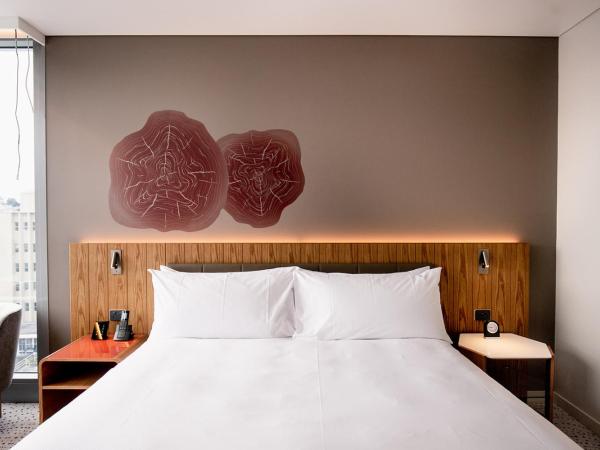 Crowne Plaza Hobart, an IHG Hotel : photo 5 de la chambre premium corner king room with club access