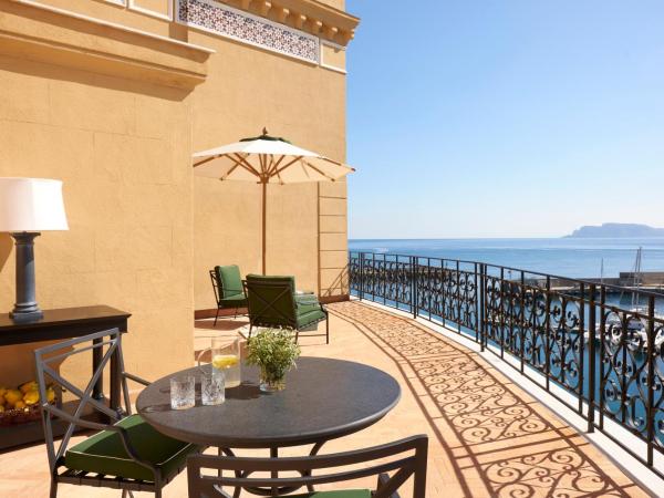 Rocco Forte Villa Igiea : photo 4 de la chambre chambre de luxe avec terrasse - vue sur mer