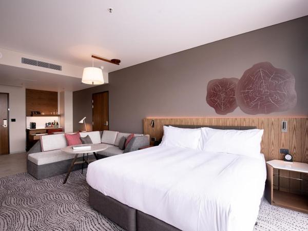 Crowne Plaza Hobart, an IHG Hotel : photo 1 de la chambre suite junior lit king-size - vue sur ville